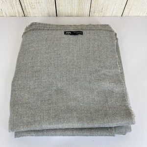 Zara Gray Throw Blanket 47in x 82in Size USA/M Solid Pattern Fringed Cozy